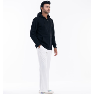 Sweat à capuche noir avec poche kangourou pour homme, matière polaire de haute qualité, fermeture éclair, confort premium, respectueux de l'environnement, idéal pour l'hiver. - Product Image 1