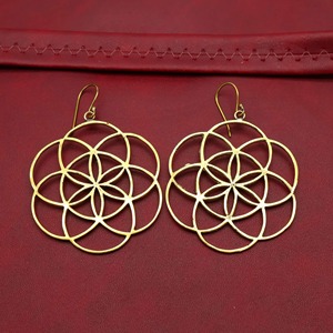 Pendientes de Latón de Entrega Rápida, Envío Exprés, Acabado Liso, Precio de Fábrica al por Mayor, Artículo de Latón - Product Image 1