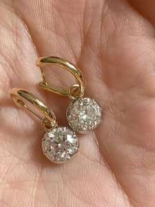 Boucles d'oreilles pendantes créoles vintage en moissanite taille ronde sertie clos, en argent 925, bijoux solitaires raffinés pour fiançailles, cadeau pour femme - Product Image 1