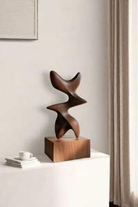 Escultura Clásica de Madera, Tallado Artístico Atemporal, Decoración Interior, Pieza Elegante para Exhibición - Product Image 3