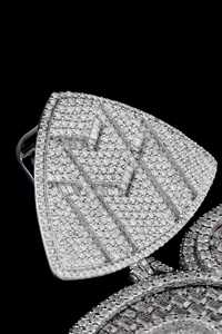 Collar con colgante de letra con moissanita de corte esmeralda y circonitas en plata 925, estilo Hip Hop Bling, joyería de moda, fabricante de la India - Product Image 2