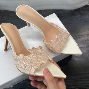Nouvelles sandales à talons hauts en dentelle de style européen et américain, à bout pointu et talon aiguille, élégantes et sexy, pour l'extérieur en été, confortables pour les pieds. - Product Image 2