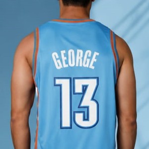 Camiseta de Baloncesto Negra George 13 para Hombre, Sin Mangas, Sublimada, de Poliéster, Cuello en V, Corte Regular, Transpirable, Personalizable, para Verano - Product Image 4