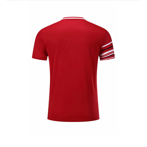 Tenue de tennis classique pour homme, couleur personnalisée, avec chemise à manches courtes et short élastique, logo personnalisable. - Product Image 4