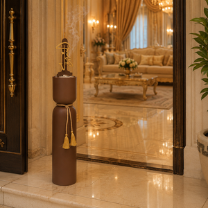 Paire d'encensoirs modernes hauts au design cylindrique élégant, avec pompons décoratifs et finition raffinée pour l'aromathérapie - Product Image 3