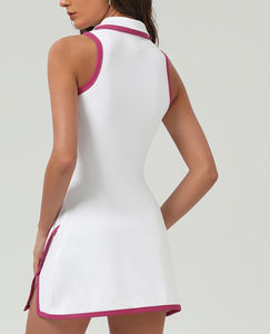 Vestido de tenis personalizado para mujer, sin mangas, con media cremallera, ajustado, ropa deportiva con almohadillas en el pecho, de secado rápido, atlético. - Product Image 3