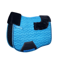 Ensemble de tapis de selle pour cheval en peau de mouton de qualité supérieure avec bonnet d'oreille assorti |   Tapis de selle équestre matelassé hexagonal |   Équitation