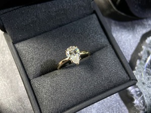 Anillo Solitario de Diamante Cultivado en Laboratorio, Corte Pera, Chapado en Oro, Joyería de Lujo para Compromiso, Boda, Aniversario o Fiesta - Product Image 4
