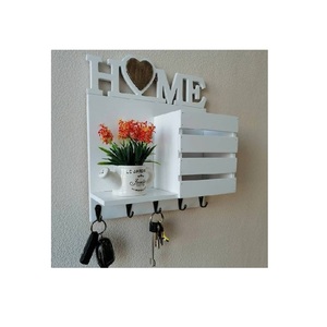 Porte-clés en bois contemporain, élément de rangement décoratif, conçu pour valoriser les espaces d'entrée bien organisés avec un charme intemporel pour la maison - Product Image 1