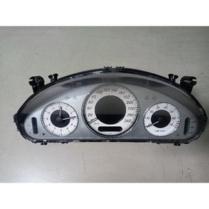 ชุดหน้าปัดเรือนไมล์รถยนต์ E-class (Kombiinstrument) มือสอง ของแท้ รหัสอะไหล่ A2115400148 - Product Image 1