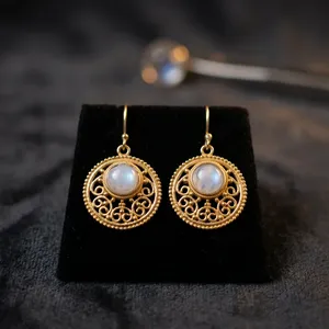 Boucles d'oreilles pendantes en laiton avec pierre de lune arc-en-ciel, bijoux faits à la main avec pierres précieuses naturelles - Product Image 2