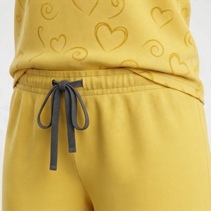 Conjunto de Top Corto sin Mangas y Pantalones Cortos con Estampado de Corazones Amarillos para Mujer, Ropa Casual de Primavera/Verano, Corte Regular, Tejido de Algodón y Spandex, 2 Piezas - Product Image 5