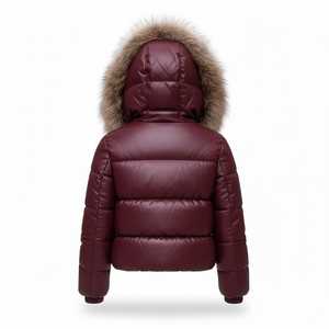Veste matelassée bordeaux pour femme avec capuche en fourrure, fermeture éclair sur toute la longueur des manches, coupe-vent, manteau d'hiver, rembourrage épais en polyester - Product Image 6