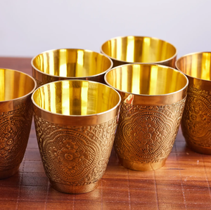 Ensemble de 4 verres à vin vintage en laiton de qualité supérieure, faits à la main, avec tige incurvée, finition dorée, pour les occasions de mariage - Product Image 5