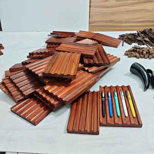 Porte-stylos en bois de haute qualité, très demandé, en bois rouge, pour bureau, organisateur de bureau unique pour la maison et le bureau, à bas prix - Product Image 1