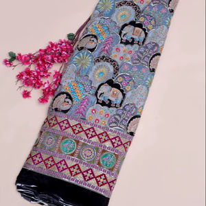 Tela de crepé natural con estampado floral rosa dulce y borde ornamental pesado para material de vestido Kurti de diseñador. - Product Image 1