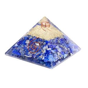 Pyramide en cristal de fluorite bleue en gros avec incrustation dorée et motif en spirale pour la décoration intérieure et l'artisanat - Product Image 3