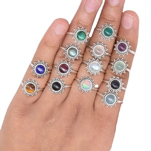 ARTS JEWELS Anillo de Plata 925 Maciza Bañado en Oro Rosa con Engaste de Garra y Piedras de Zirconia de Forma Fantasía, Anillo de Compromiso Moderno para Mujer - Product Image 1