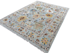 Compre Alfombras Oushak de Lana Anudadas a Mano de Alta Calidad |   Alfombra Oriental Hecha a Mano con Diseño Floral Turco en Gris Pastel, Calidad de Exportación - Product Image 1