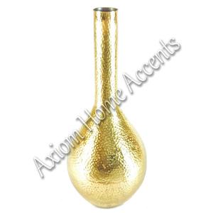 Axiom Home Accents Vase de sol en métal doré contemporain Design moderne et élégant avec glaçure transparente en aluminium pour la décoration intérieure - Product Image 1