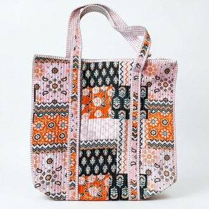Sac fourre-tout matelassé en patchwork fait main, écologique, en coton durable, pour le shopping et l'usage quotidien - Product Image 1