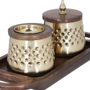 Ensemble de brûleurs d'encens de luxe en or martelé et bois, encensoir en bois de manguier Bakhoor en gros avec pot de rangement assorti et plateau de service ovale - Product Image 1