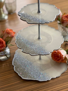 Support à gâteau en résine artisanale écologique, non toxique, de luxe, avec finition brillante, pour les mariages, les anniversaires, les buffets de desserts et les célébrations - Product Image 6