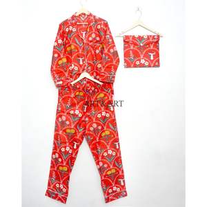 Ensemble pyjama 2 pièces pour femmes à motif floral, manches longues, vêtements de détente boutonnés, 100% coton biologique avec sac en coton - Product Image 3