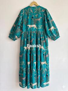 Robe longue bohème à imprimé animalier pour femme Paaksh, col rond, manches bouffantes, coupe ample, été, décontractée, en viscose et polyester tissés, ourlet évasé à volants - Product Image 1