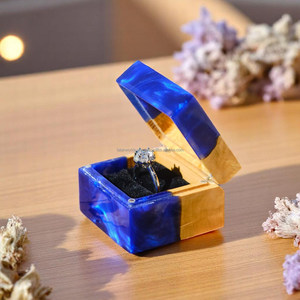 Boîte à bijoux en bois et résine bague cadeaux artisanat boîte intérieure en résine époxy en fabrication personnalisée meilleure vente par FWE - Product Image 3