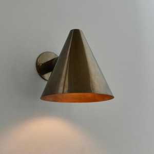 Applique Murale Industrielle en Métal Conique, Design Géométrique, Luminaire d'Intérieur Durable, Décoration Maison, Style Salon - Product Image 3