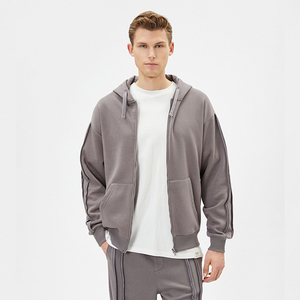 Ensemble de survêtement zippé pour homme en coton délavé gris taupe avec passepoil à coutures apparentes, fermeture à cordon sur toute la longueur, 100 % coton, style streetwear, fabriqué au Pakistan - Product Image 2
