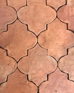 Tuiles de toit extérieures en terre cuite rouge, faites à la main, de haute qualité, couleurs personnalisées, style romain, durables, pour usage en parc, Bangladesh - Product Image 1