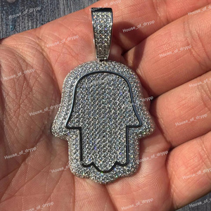 Pendentif main de Hamsa en argent sterling 925 serti de diamants en micro-pavé Moissanite, symbole de protection - Product Image 3
