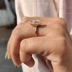 Anillo Floral Clásico con Halo de Diamantes Cultivados en Laboratorio de Corte Pera de 2.01CT, Certificado IGI, Oro Amarillo de 14K, Joyería Fina, Regalo de Compromiso o Promesa - Product Image 5