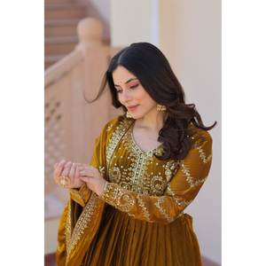 Robes de soirée - Robe de soirée élégante avec broderie en zari et paillettes - Product Image 3