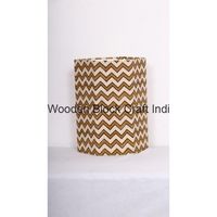 Poubelle décorative hexagonale en bois, fabriquée à la main au Rajasthan, Inde, avec couvercle roulant, motif géométrique, écologique