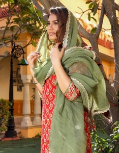 Salwar Kameez KV Rojo de Algodón con Estampado Dabu y Dupatta Kota Doria (Conjunto de 3 Piezas) Ropa Tradicional para Fiestas - Product Image 2