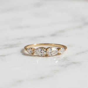 แหวนเพชรทรงลูกแพร์แท้สี่เม็ด ผลิตในห้องปฏิบัติการ พร้อมทองคำขาว 14k ของขวัญวันครบรอบ/งานเลี้ยง/สัญญา สำหรับคนรัก - Product Image 1