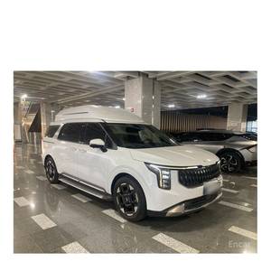 Kia Carnival 9 places essence Hi-Lux Van 2024, 44 230 km, boîte automatique, sièges en cuir, caméra de recul, pour conducteurs gauchers - Product Image 3