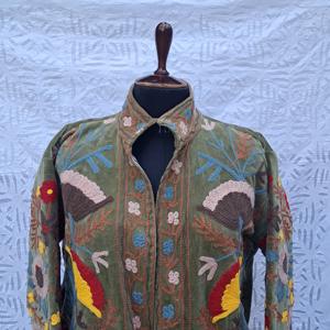 Veste en velours doux luxueuse avec broderie, manteau court style Nehru à manches longues, vêtement d'extérieur ouvert sur le devant, vestes pour femmes - Product Image 2