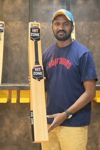 Bate de Cricket Personalizado de Alta Calidad, Bate de Madera para Pelotas Blandas, para Práctica, Entrenamiento y Partidos - Product Image 3