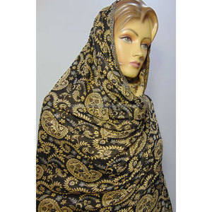 Elegante Bufanda Hijab Cuadrada de Rayón Viscosa de Lujo, Alta Calidad, Diseño Paisley a Cuadros Negro y Amarillo, Suave y Elegante para Adultos - Product Image 5