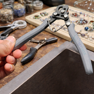 Outil original One Step Looper pour la fabrication de bijoux, pour décorer et créer des boucles parfaites et cohérentes facilement, 1,5 mm avec poignée grise. - Product Image 2