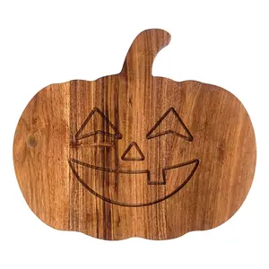 Plateau de service en bois d'acacia naturel Planches de vaisselle de fête d'Halloween avec rainure profonde de jus Décor de table de carnaval Plateau de service - Product Image 1