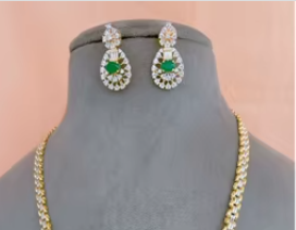 ชุดสร้อยคอและต่างหูทองชุบคุณภาพดีประดับเพชรซิร์คอน สไตล์คลาสสิกสำหรับงานแต่งงานและงานเฉลิมฉลองสำหรับผู้หญิง - Product Image 2