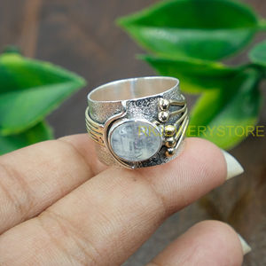 Bague en Pierre de Lune Bleue Effet Feu, en Argent Sterling 925 Massif avec Anneau en Laiton, Bague Statement Faite à la Main Martelée, Bijou en Pierre de Lune, Cadeau - Product Image 3