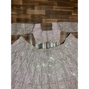 Heera Creation Magnifique Lehenga Choli coupe trapèze avec taille naturelle, broderie de fils époustouflante, taille 2XL, en tissu organza brodé - Product Image 5