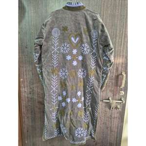 Chaqueta de terciopelo Suzani hecha a mano, túnica larga, abrigo bohemio con estampado floral étnico, ropa de invierno para mujer para festivales. - Product Image 2