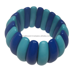 Bijoux personnalisés en résine époxy avec nouveau design Bracelet manchette en résine et bois avec breloque fleurs véritables Bracelet directement de l'Inde par RF Crafts - Product Image 2